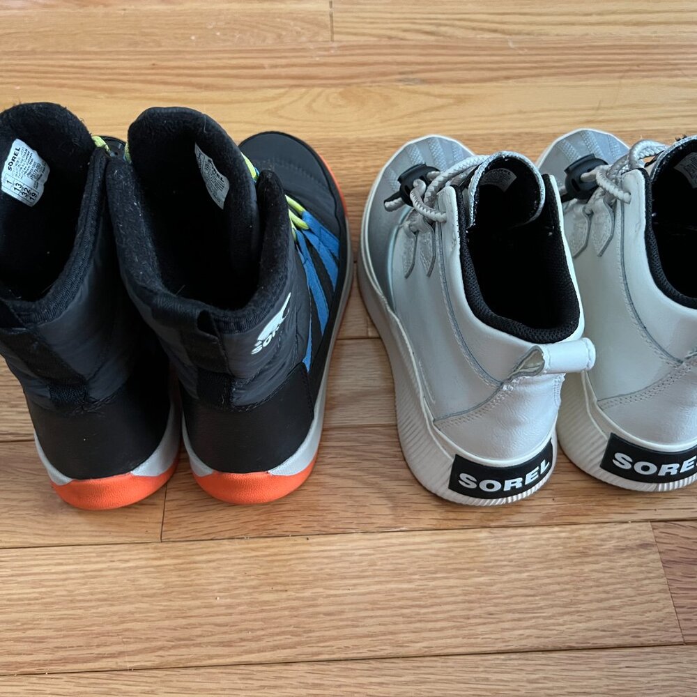Sorel Winter Boots - Size 1 Kids - Picture 5 of 9